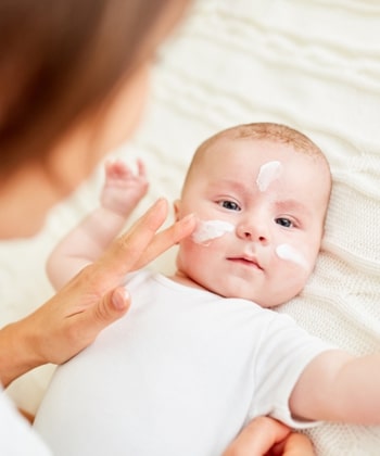Emolientët, efektivë në parandalimin e dermatitit atopik te fëmijët